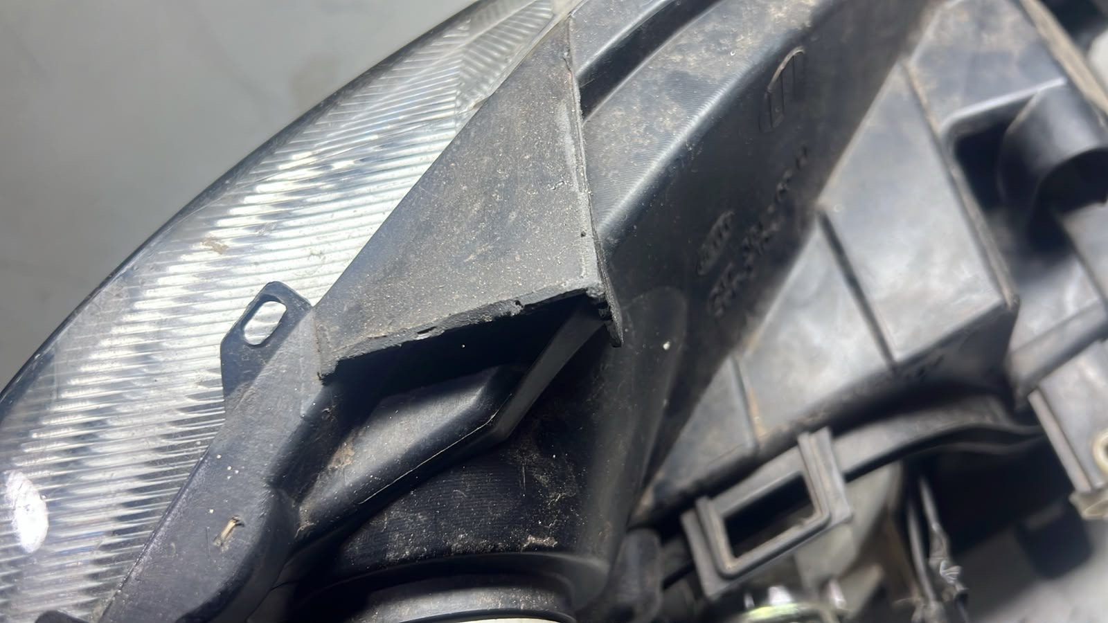 Farol Sphitnter 415 2014 Lado Esquerdo - Imagem 3