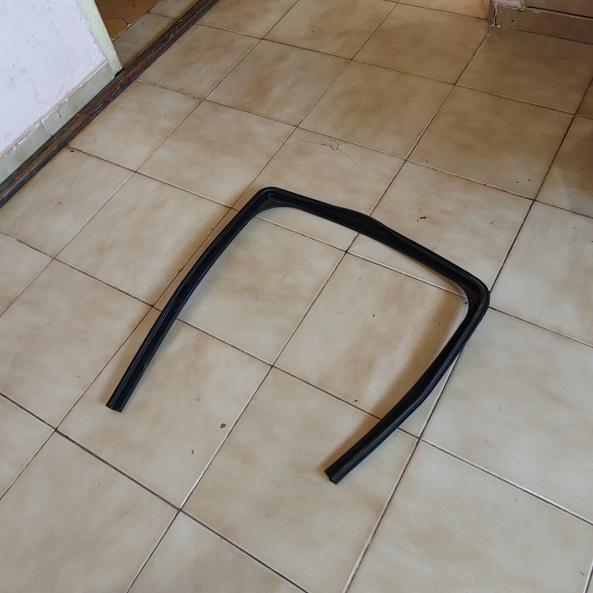Canaleta Vidro Porta Traseira Esquerda C3 2013 A 2019 Orig Preto - Imagem 2