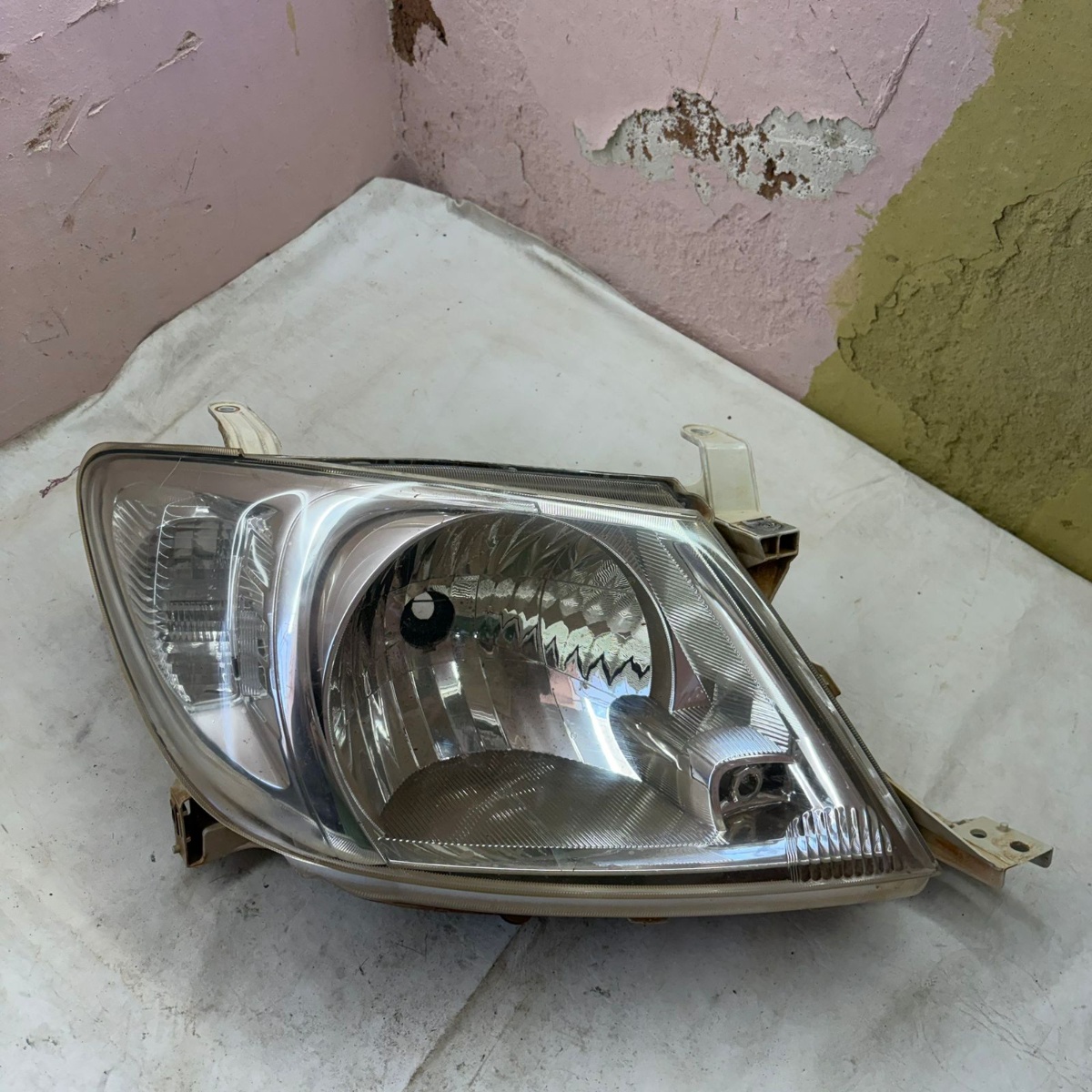 Farol Direito Hilux Original 2006 2007 2008 2009 2010 2011
