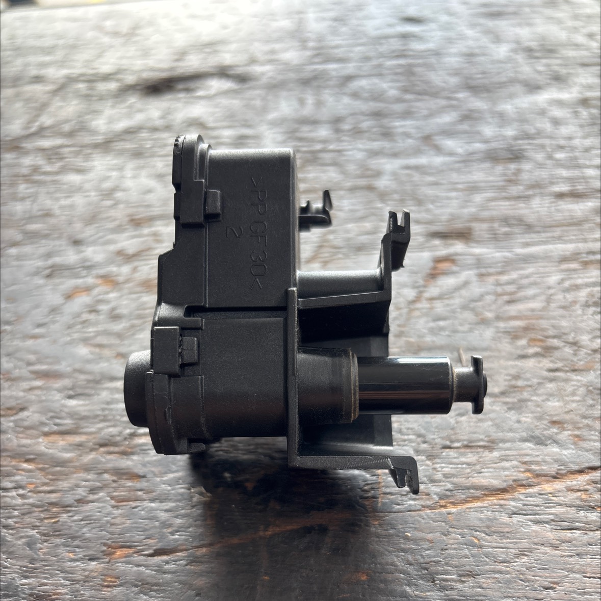 Motor Trava Da Portinhola Polo/ Virtus/ Nivus - Imagem 3