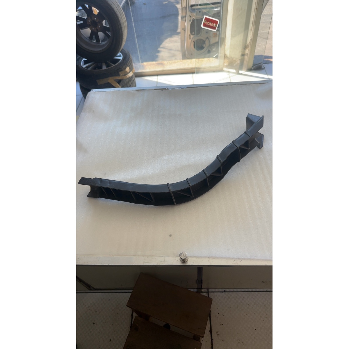 Suporte Guia Farol Parachoque Direito Original Fiat Palio 15