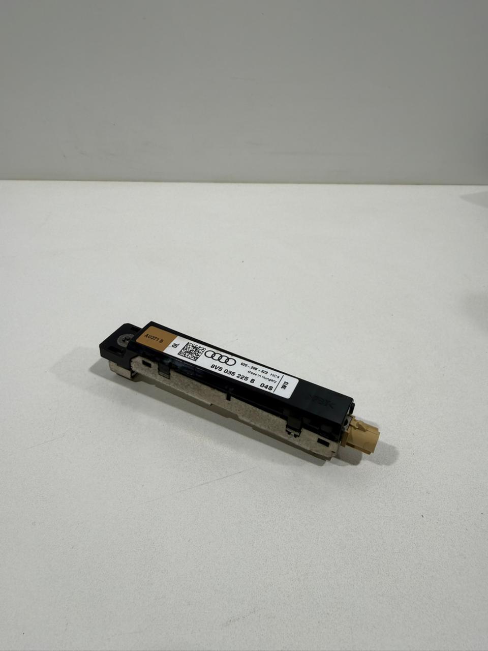 Antena Amplificadora Audi A3 Sedan 8V5035225B