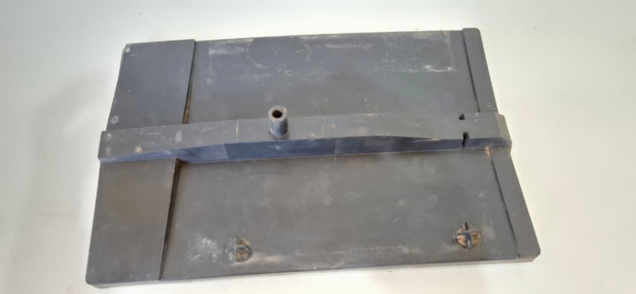 Suporte Inferior Base Da Bateria Renault Logan - Imagem 3