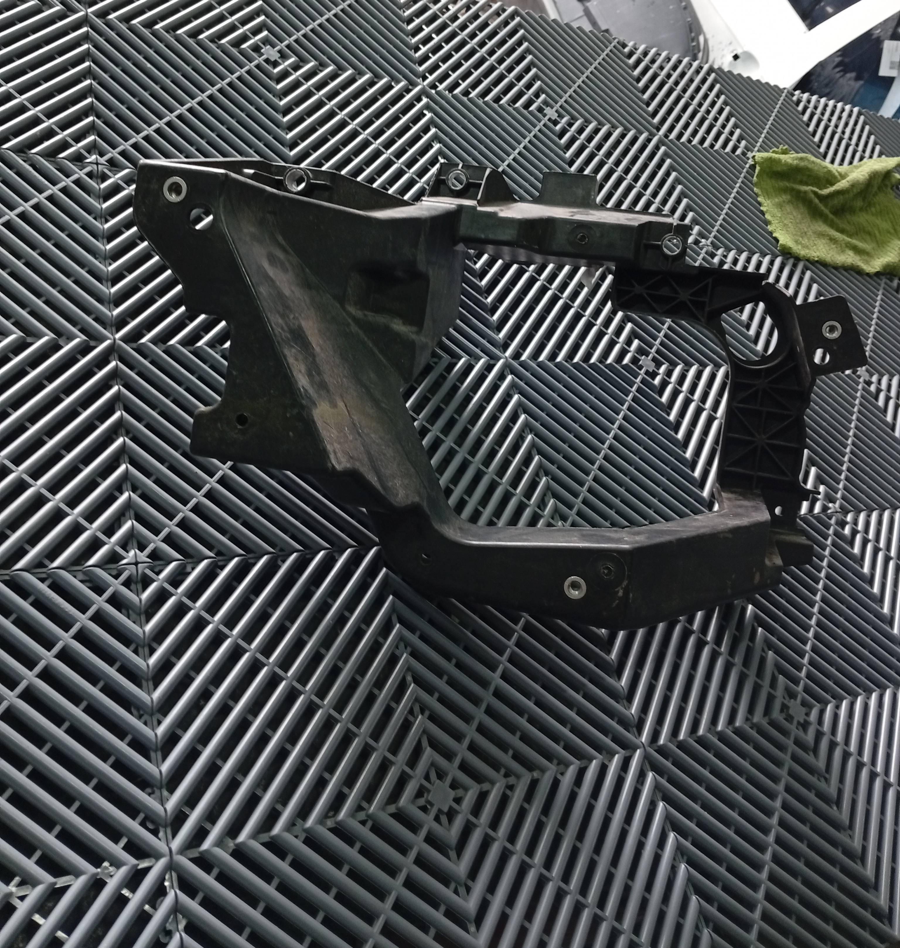 Suporte Farol Esquerdo Fiat Toro - Imagem 3