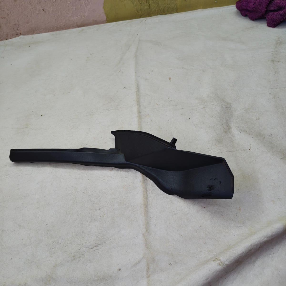 Acabamento Churrasqueira Corolla Cross Esquerdo  2021 A 2026 Preto - Imagem 3