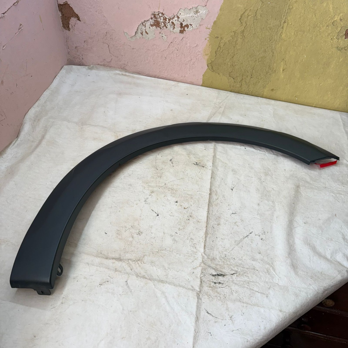 Moldura Paralama Dianteiro Direito VW Saveiro - Imagem 2