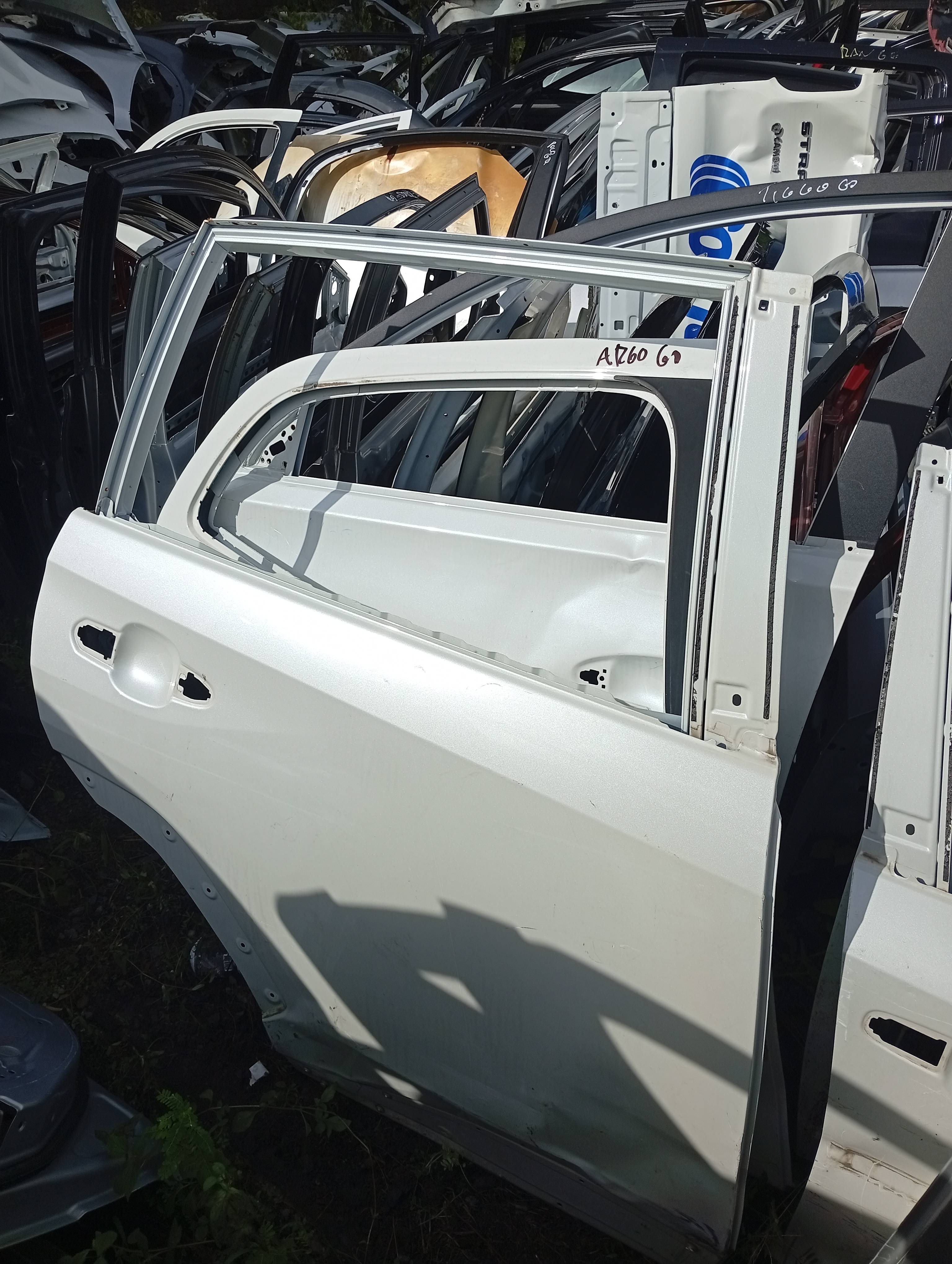 Porta Traseira Toyota RAV4 2020 LE - Imagem 2