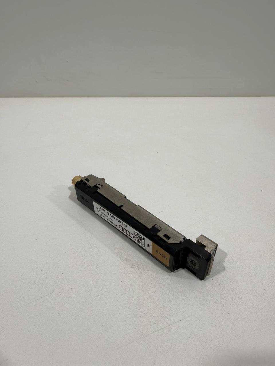 Antena Amplificadora Audi A3 Sedan 8V5035225B - Imagem 4
