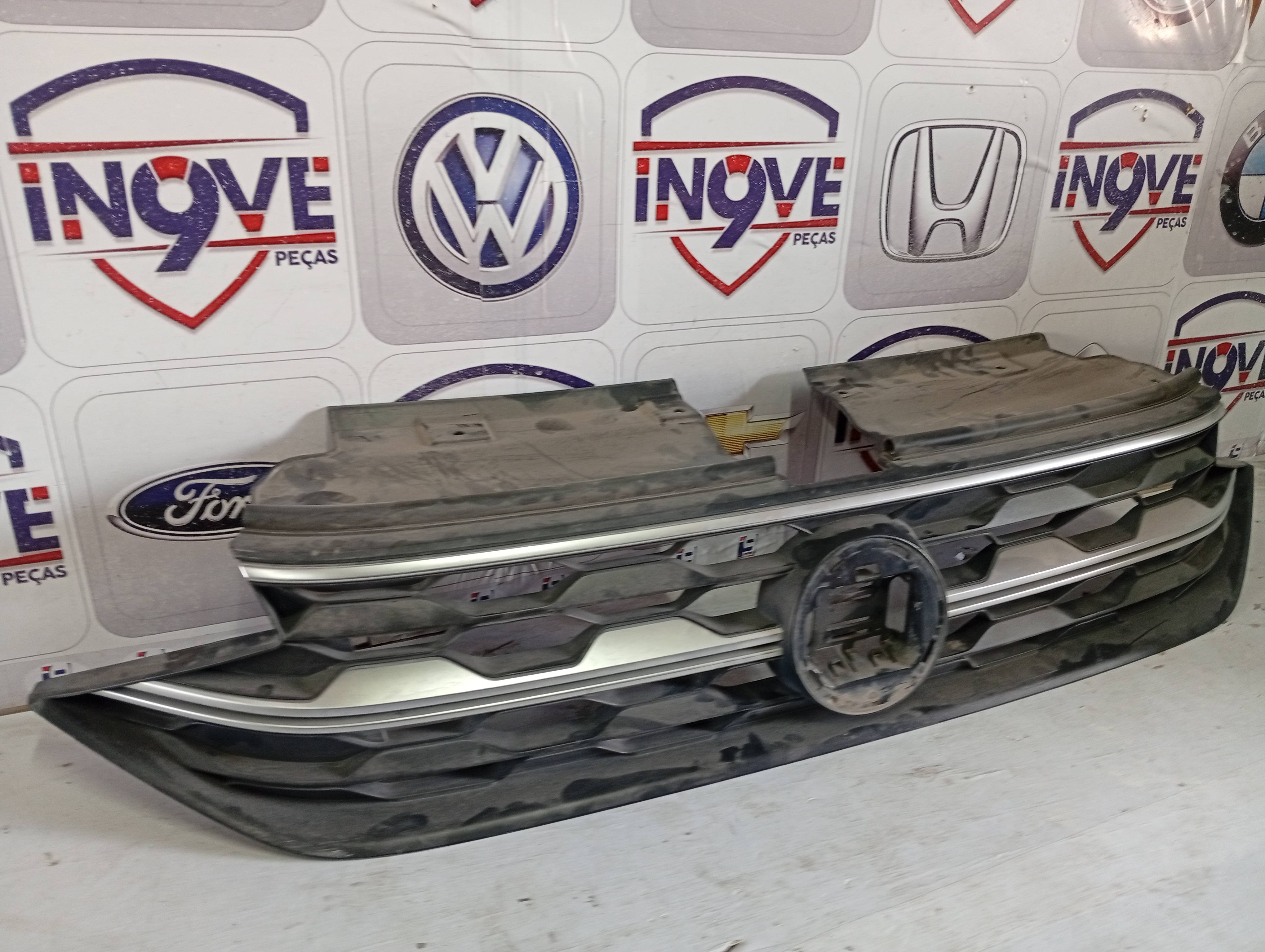 Grade Dianteira Volkswagen Nivus 2022 com Friso Prata
