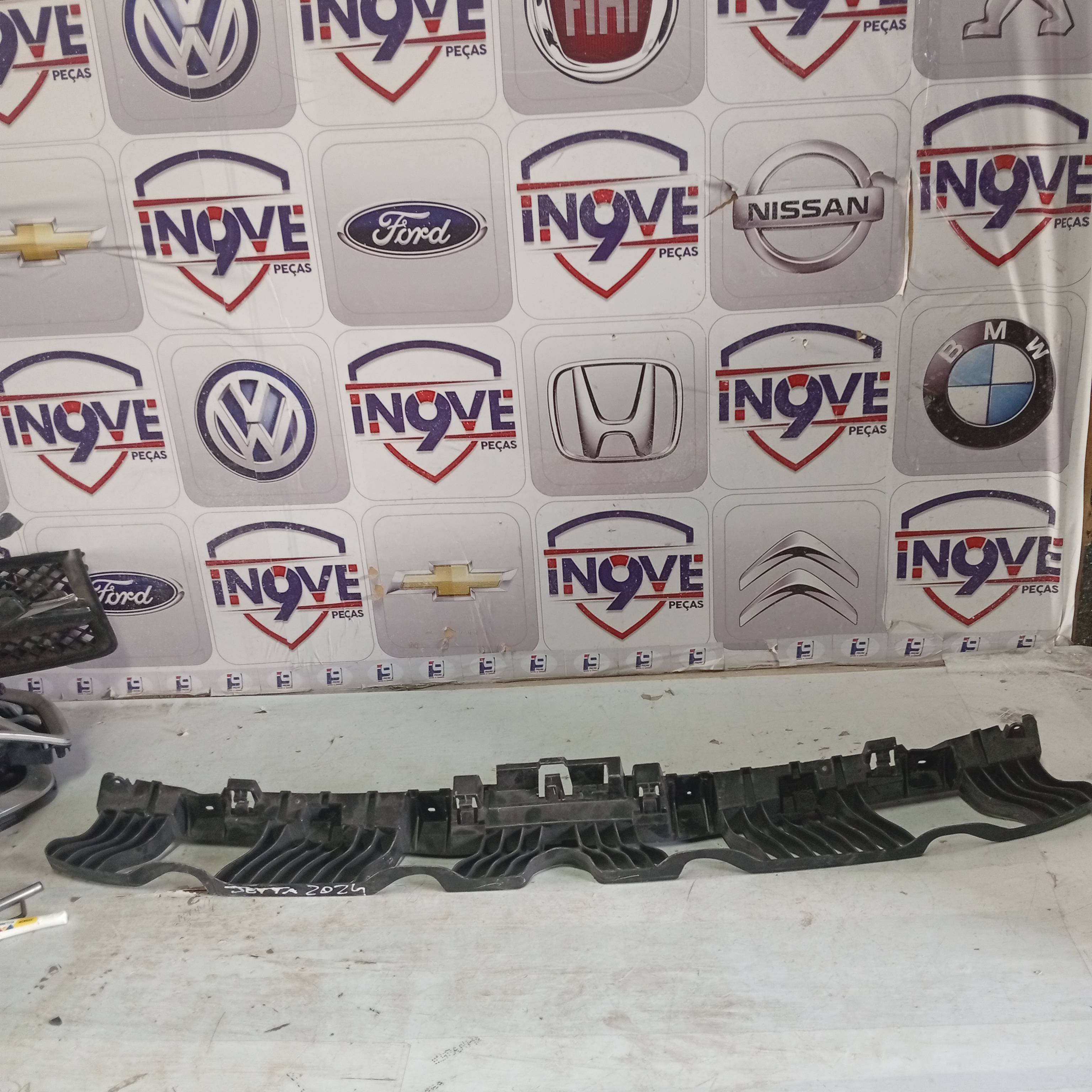 Guia Suporte Para-choque Traseiro Jetta 2024