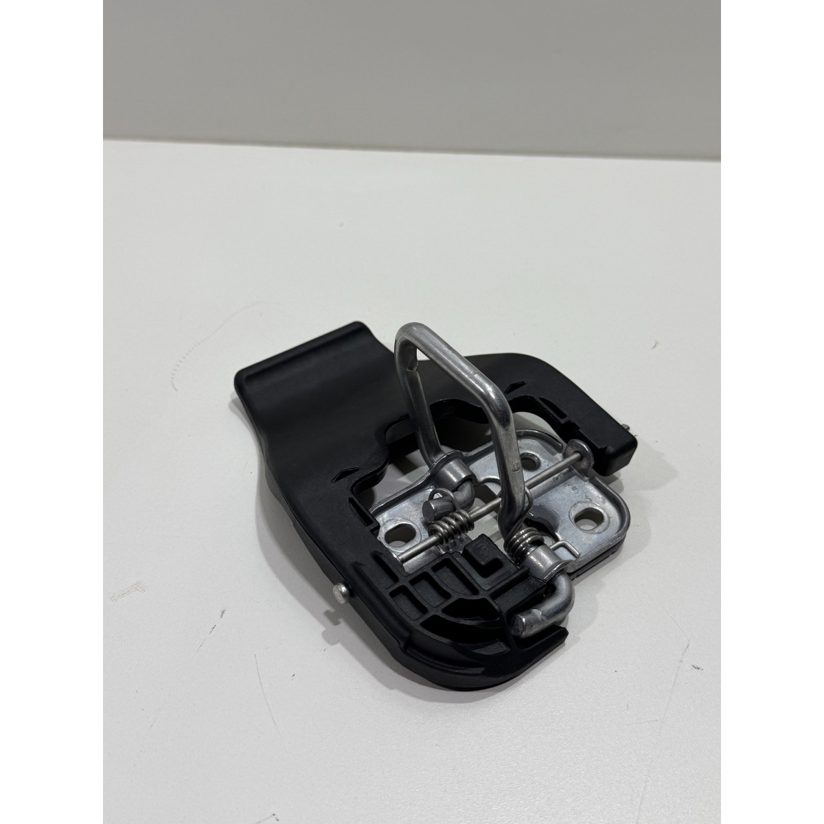 Batente Fechadura Do Capô Volkswagen Nivus 21/26 (Usado) - Imagem 2