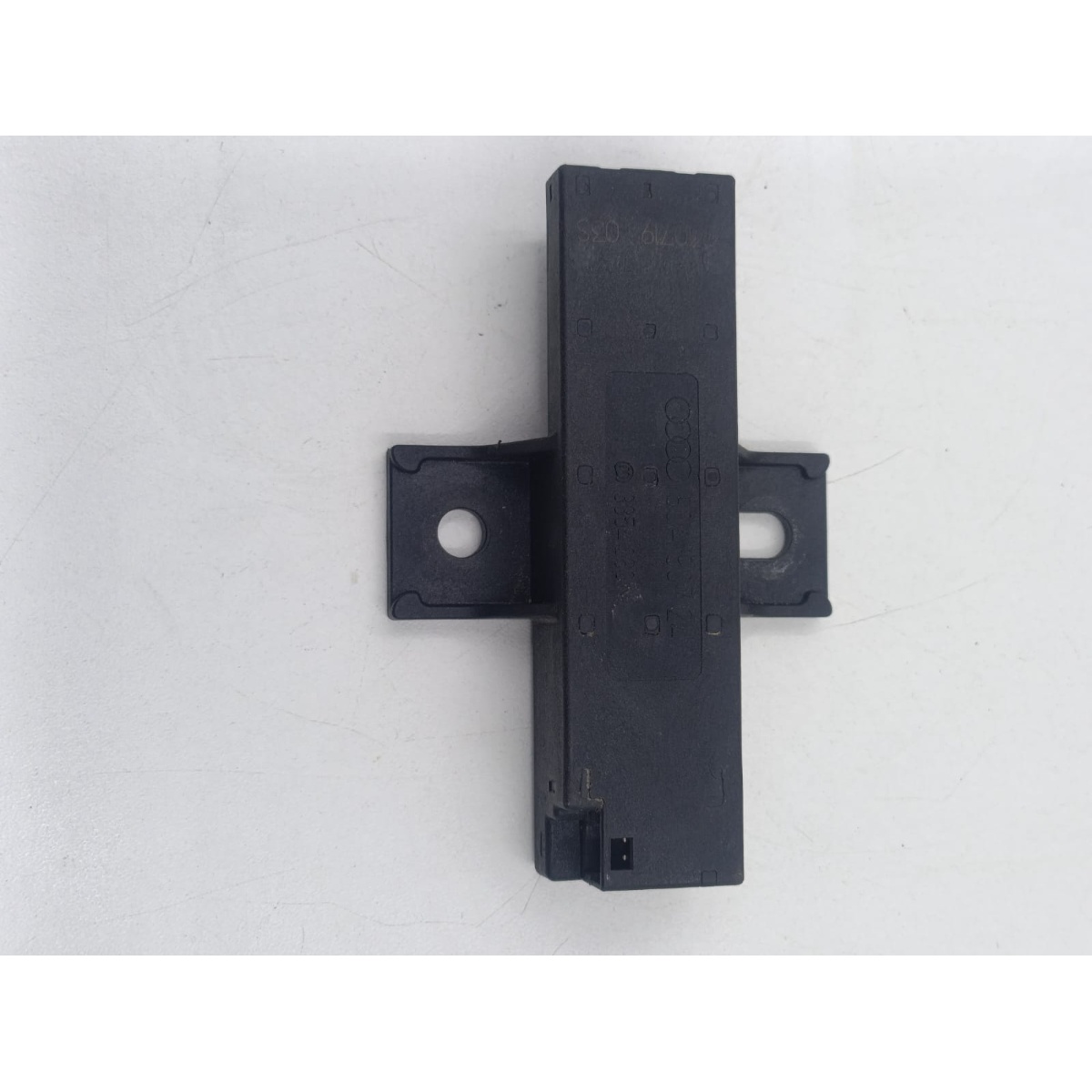 Sensor Antena Keyless T. Esquerdo Audi Q5 2020 80A907247 - Imagem 3