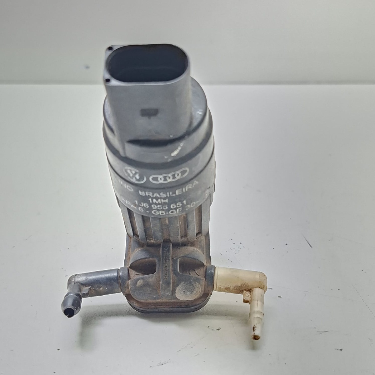 Bomba Esguicho Água Limpador Parabrisa Vw Up 2014 2015 2016 - Imagem 4