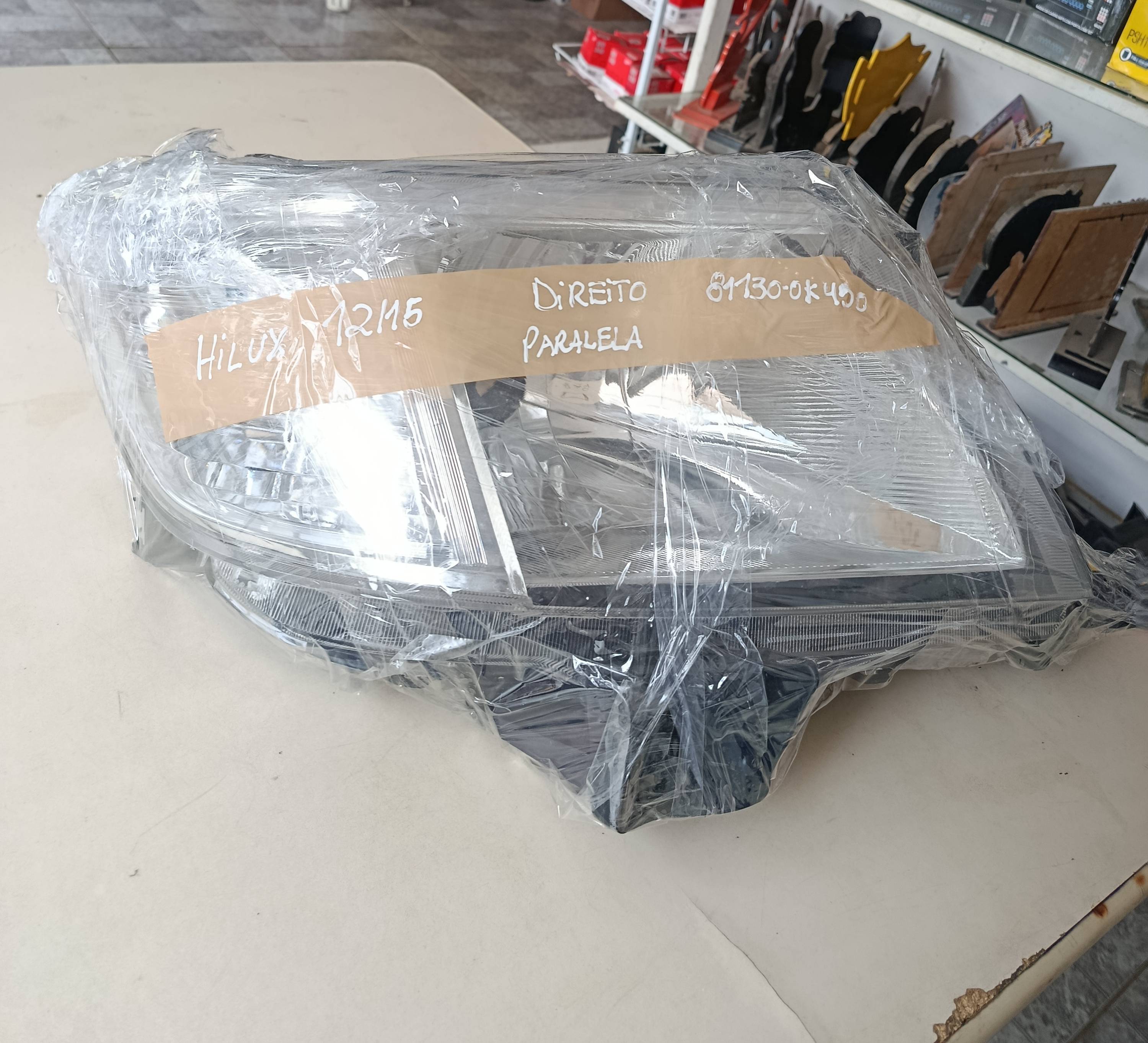 Farol Direito Hilux 12/15 Paralela 81130-0k450 - Imagem 1