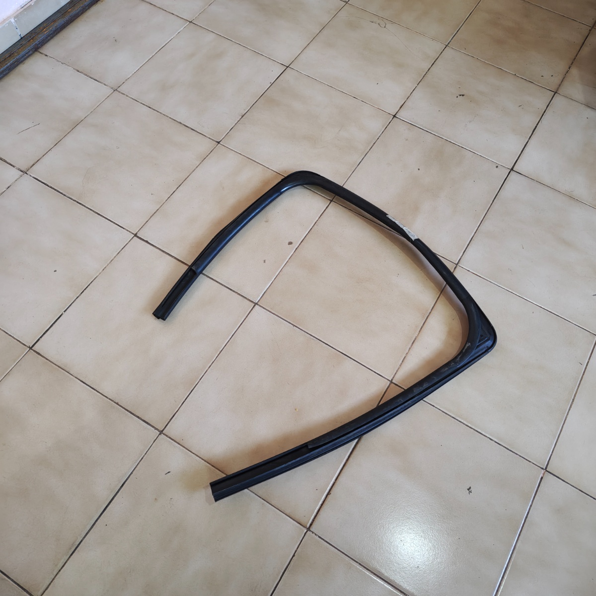 Canaleta Vidro Porta Traseira Esquerda C3 2013 A 2019 Orig Preto - Imagem 5