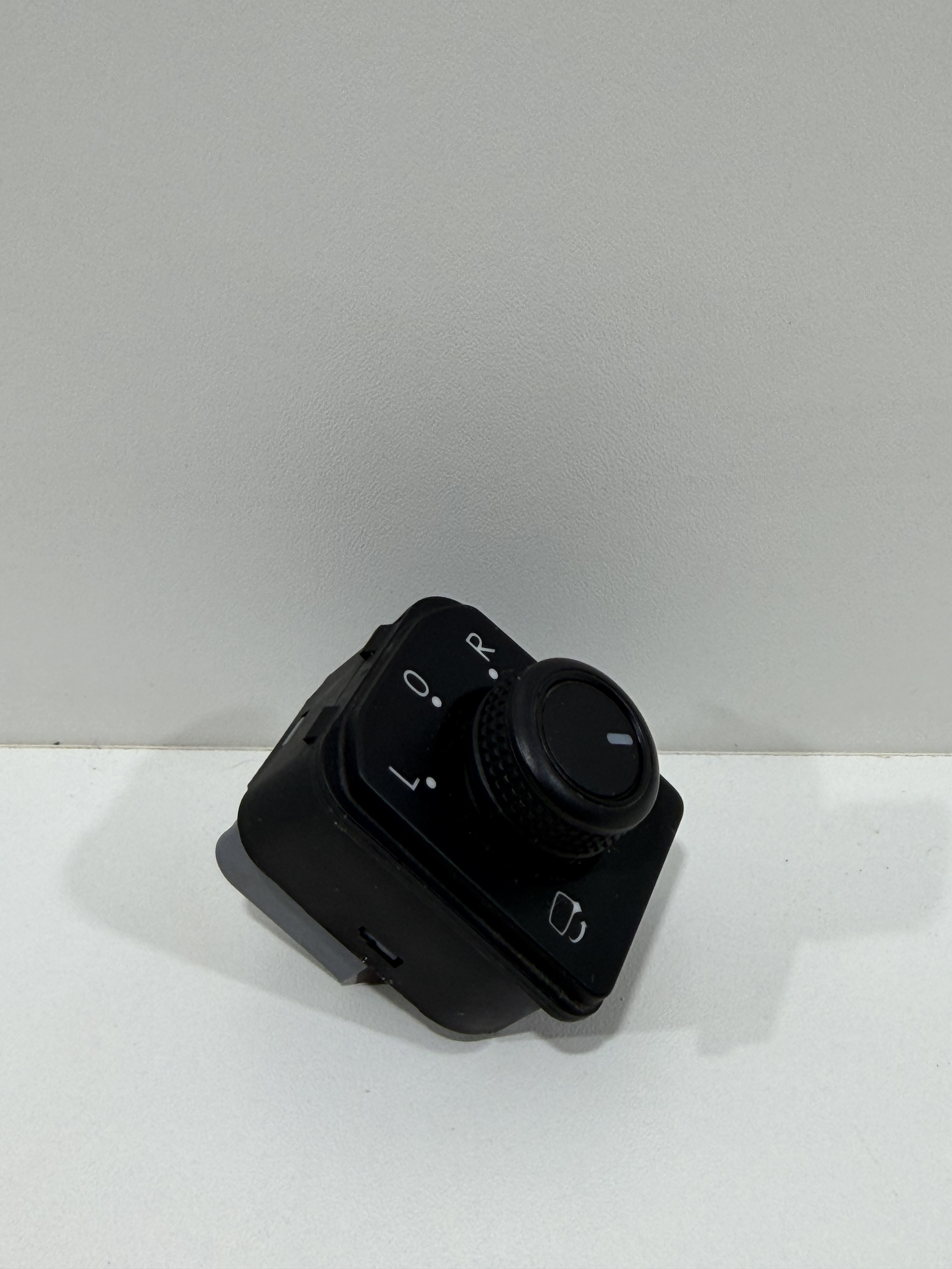 Comando Ajuste Retrovisor C. Detalhe Vw Taos 2023 3G0959565B - Imagem 2