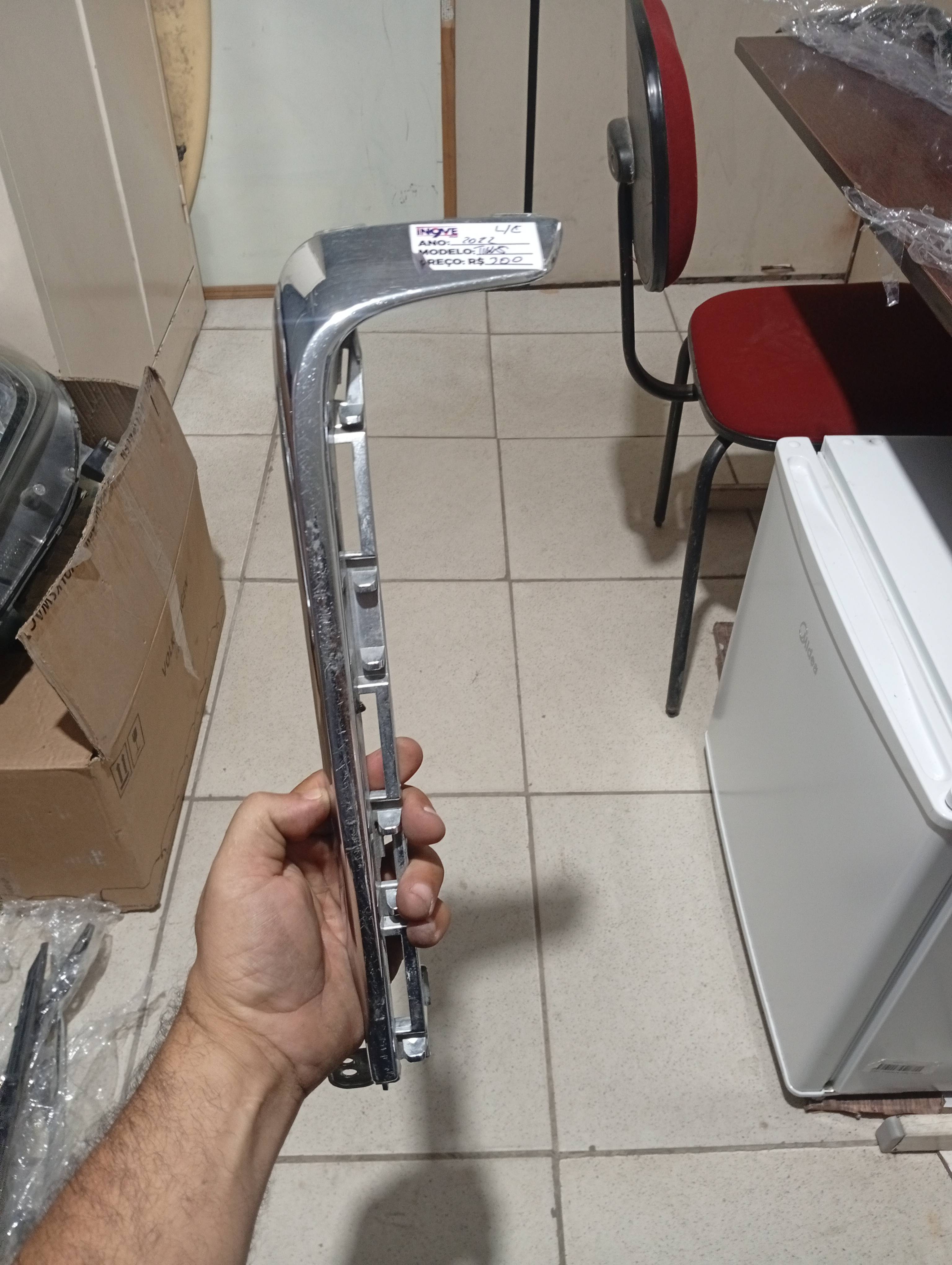 Acabamento Esquerdo Parachoque Chery Tiggo 8