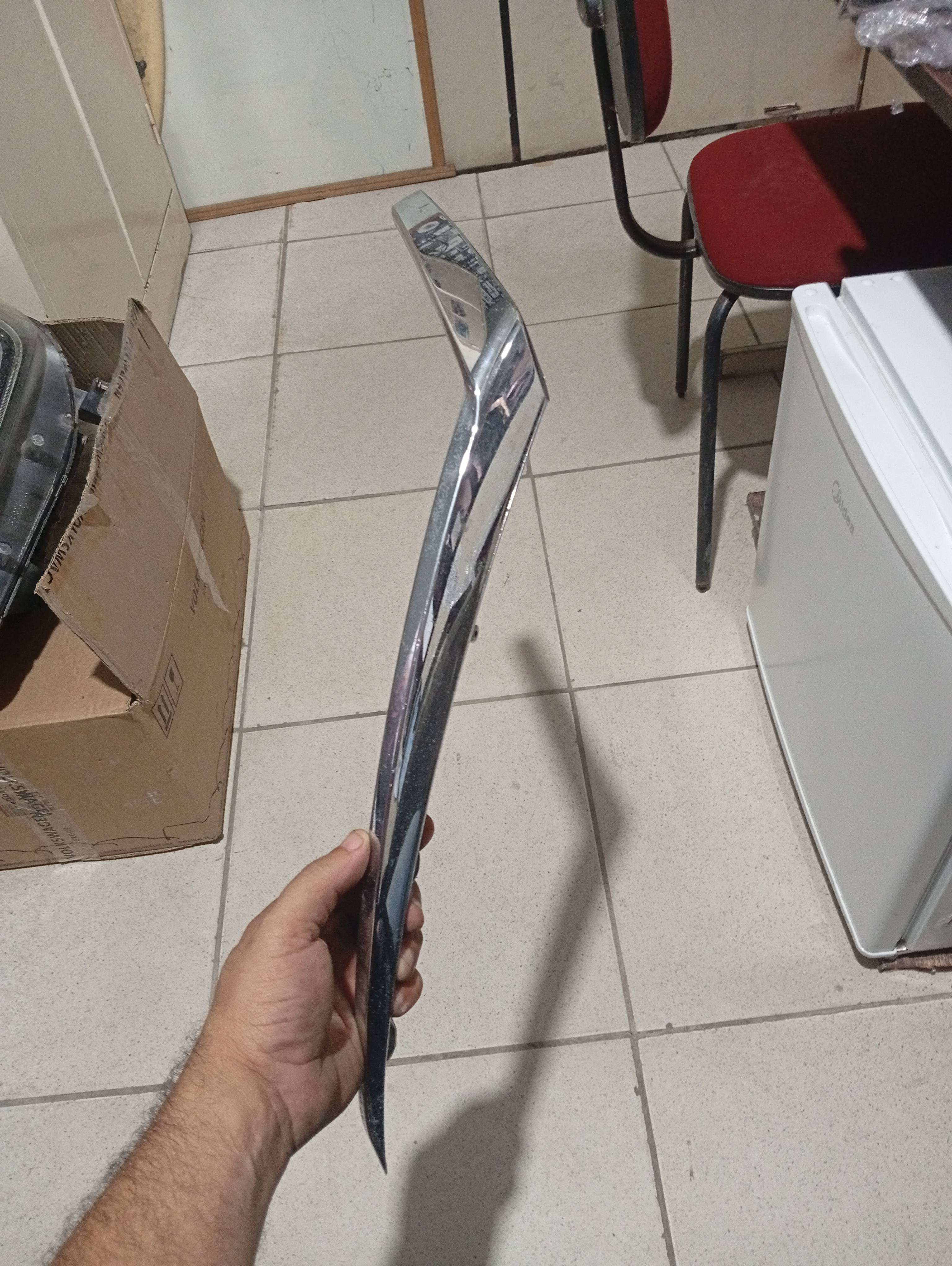 Friso Cromado Do Farol Esquerdo Nissan Kicks 2022 A 2024