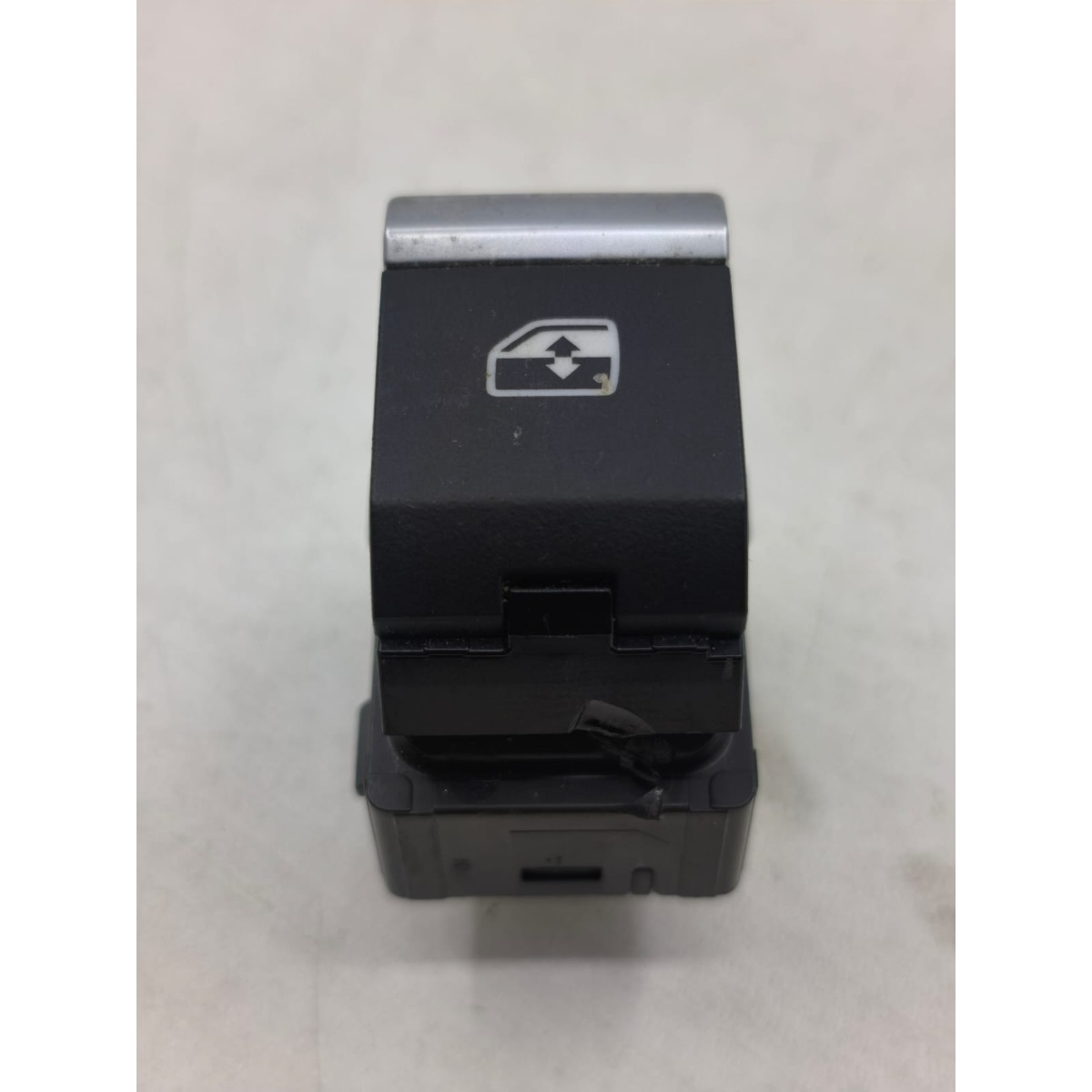 Botao Vidro Porta Tras Esq Audi Q5  2023 4M0959855