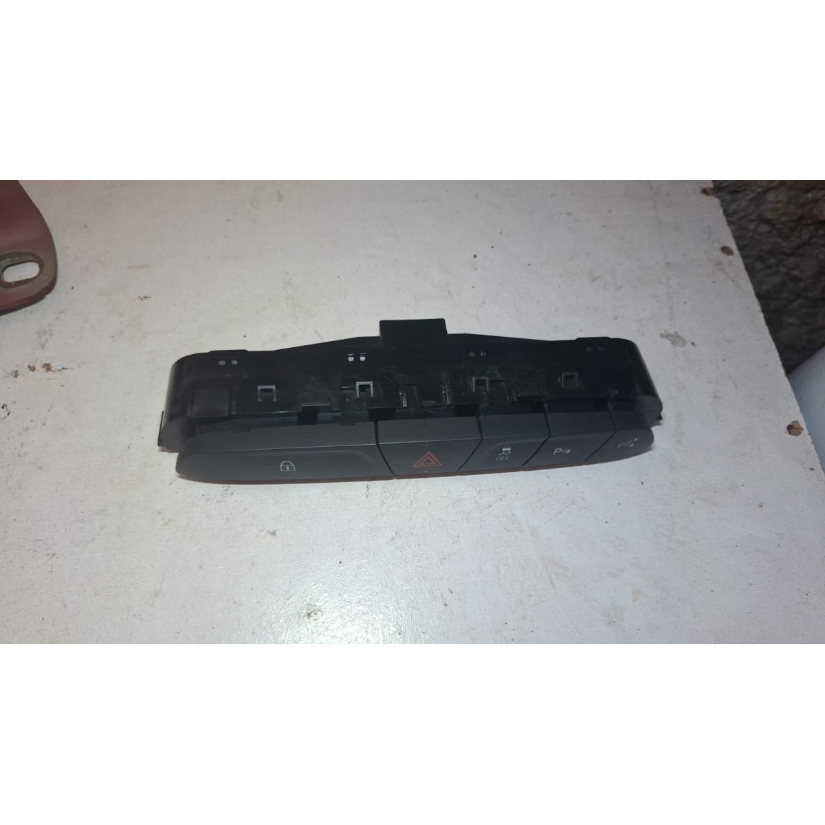 Comando Botão Alerta Gm Onix Plus Turbo 2020-2024 26236710 Preto - Imagem 2