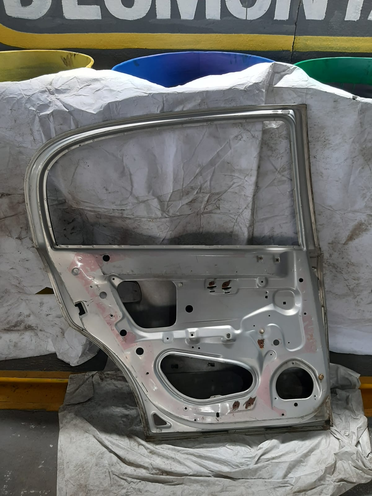 PORTA TRAS ASTRA 00/06 SEDAN LE PRATA - Imagem 2