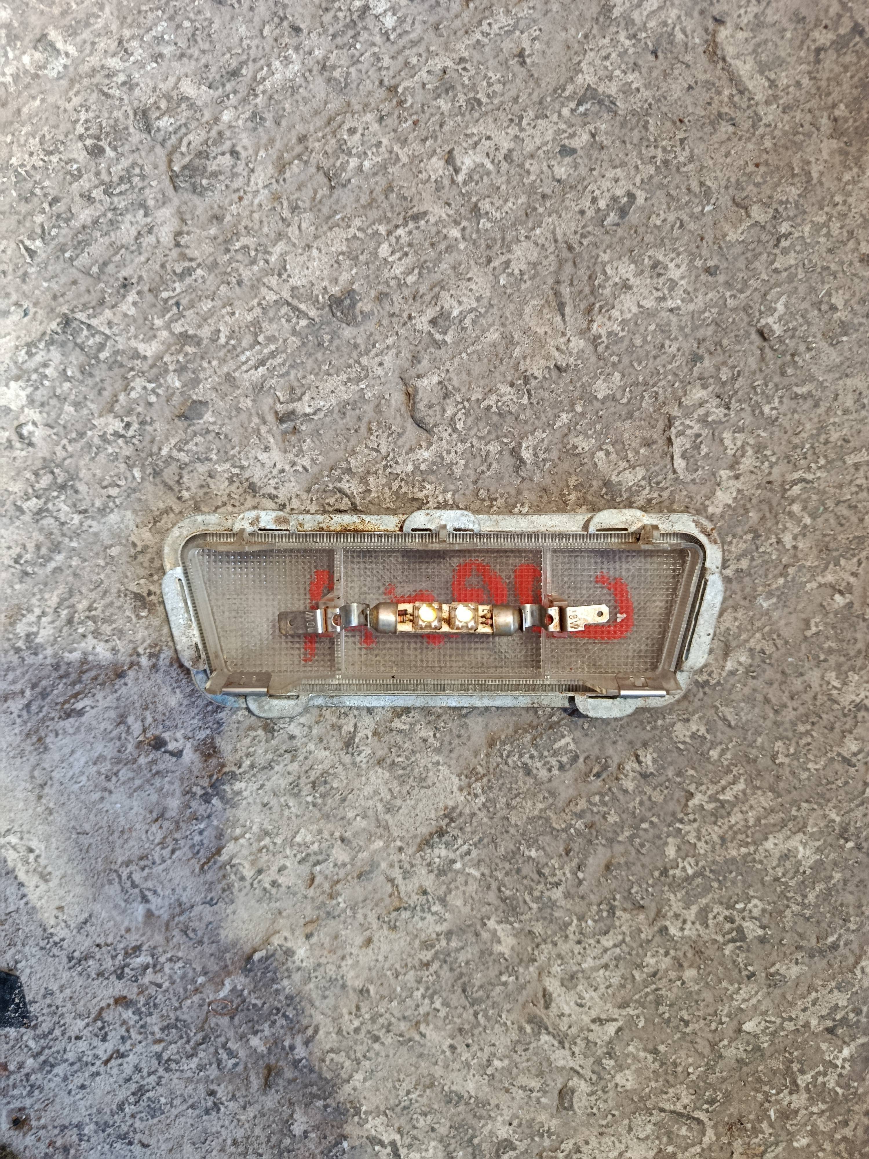 Lanterna De Teto Gm Corsa - Imagem 2