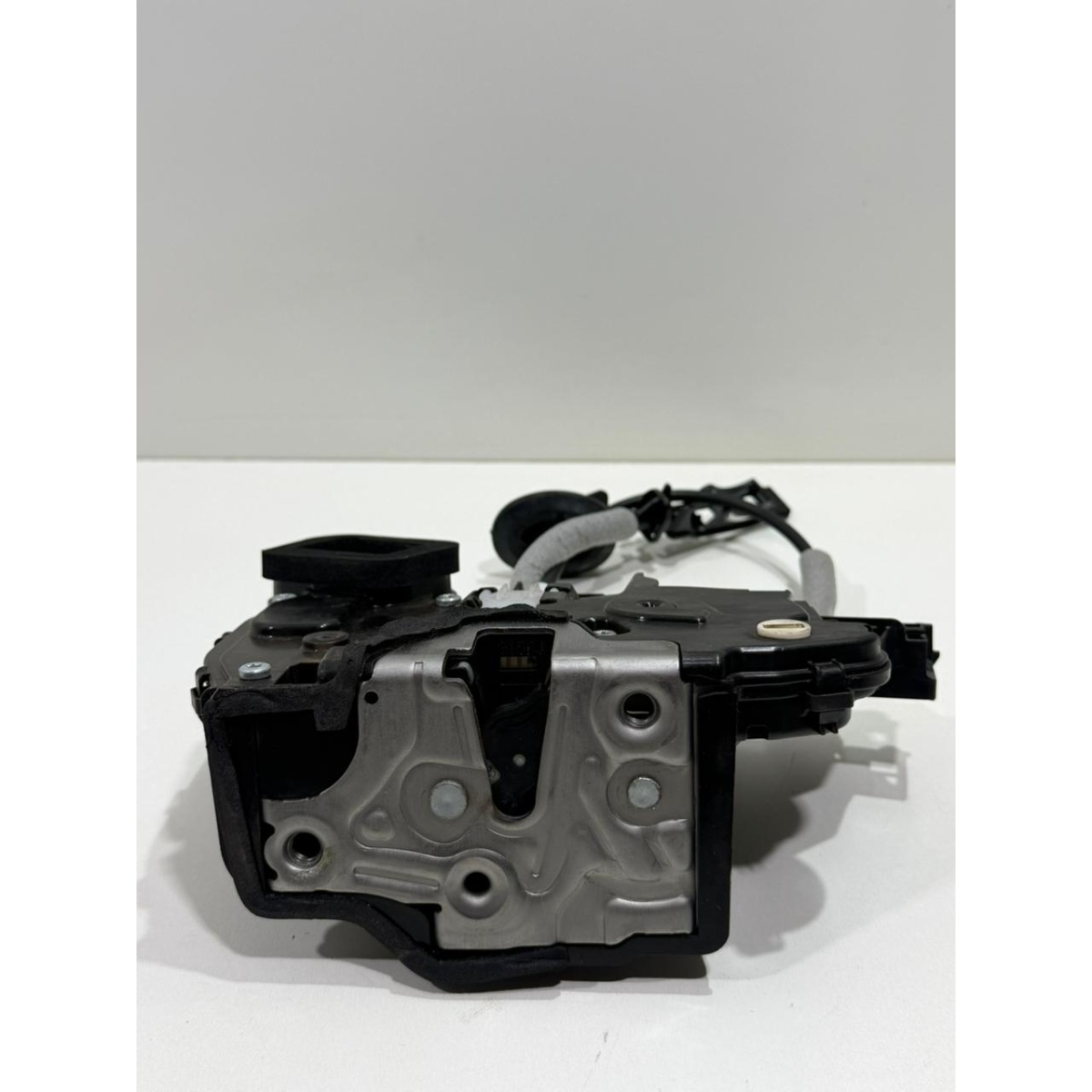Fechadura Porta Traseira Esquerda VW Nivus 2025 2GJ839015B - Imagem 4