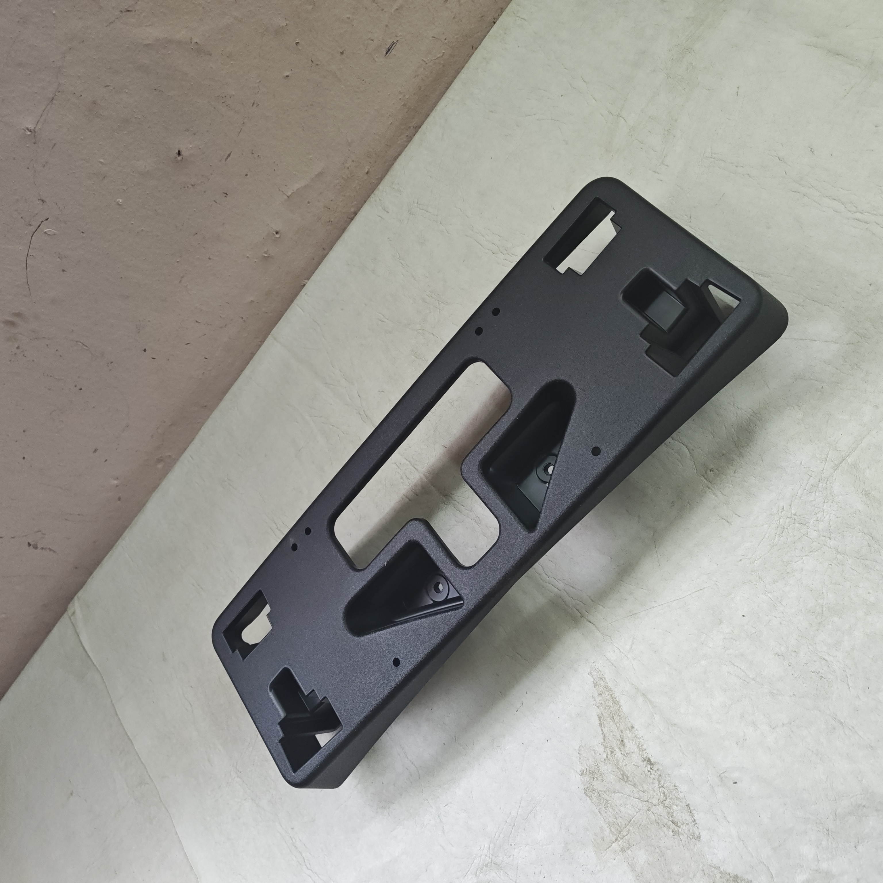 Suporte Placa Dianteira Cruze 2020 A 2023 Preto - Imagem 2