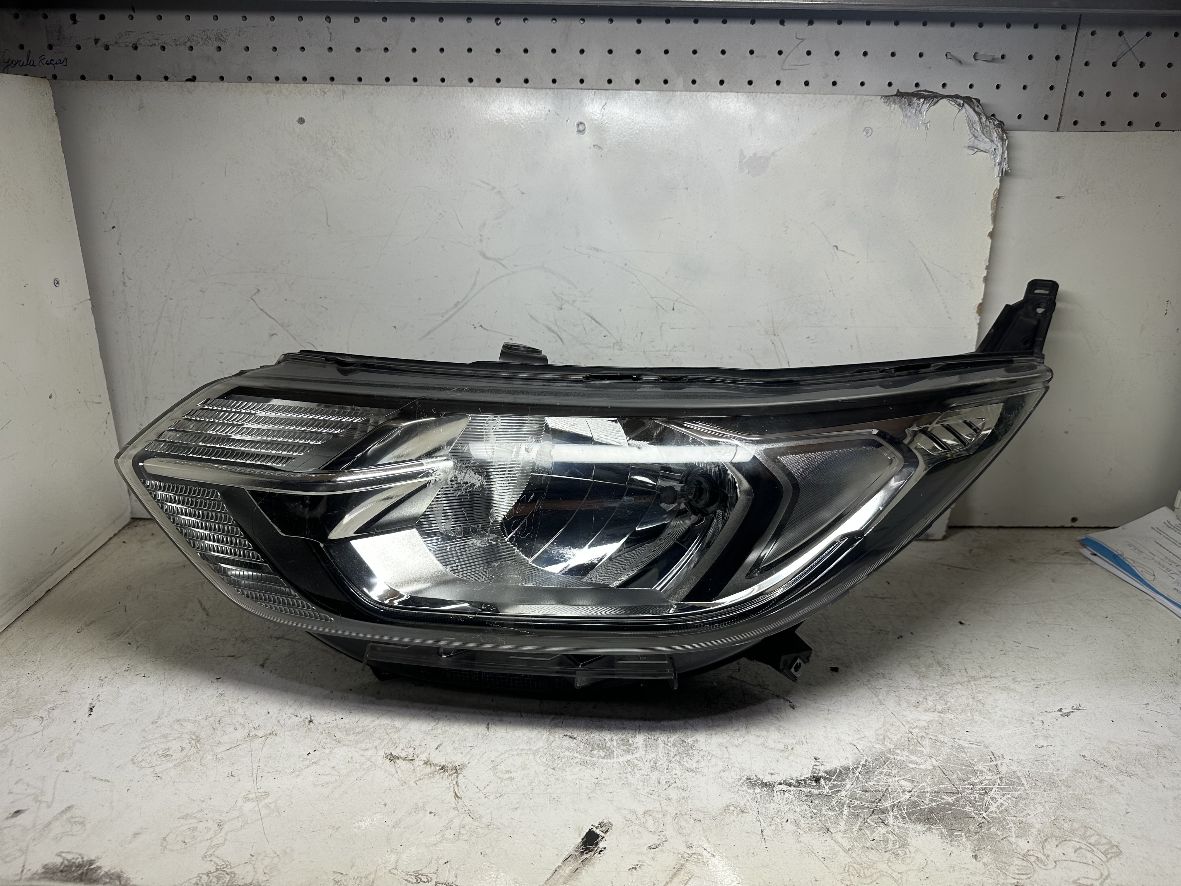 Farol Esquerdo Spim - Imagem 1