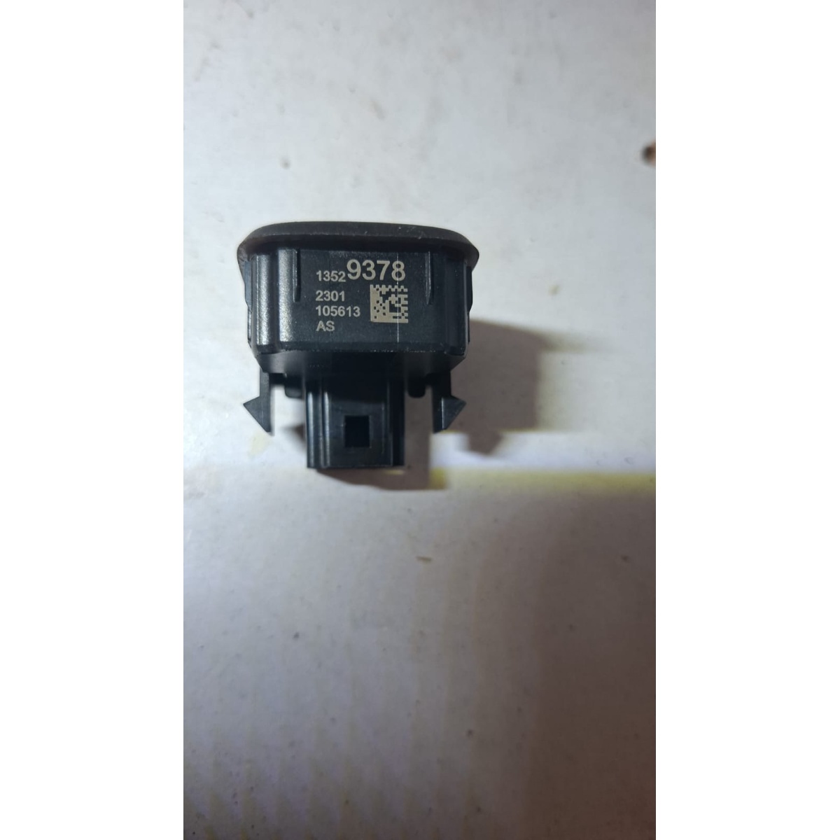 Sensor Crepuscular Tracker onix 2020 A 2024 - Imagem 4
