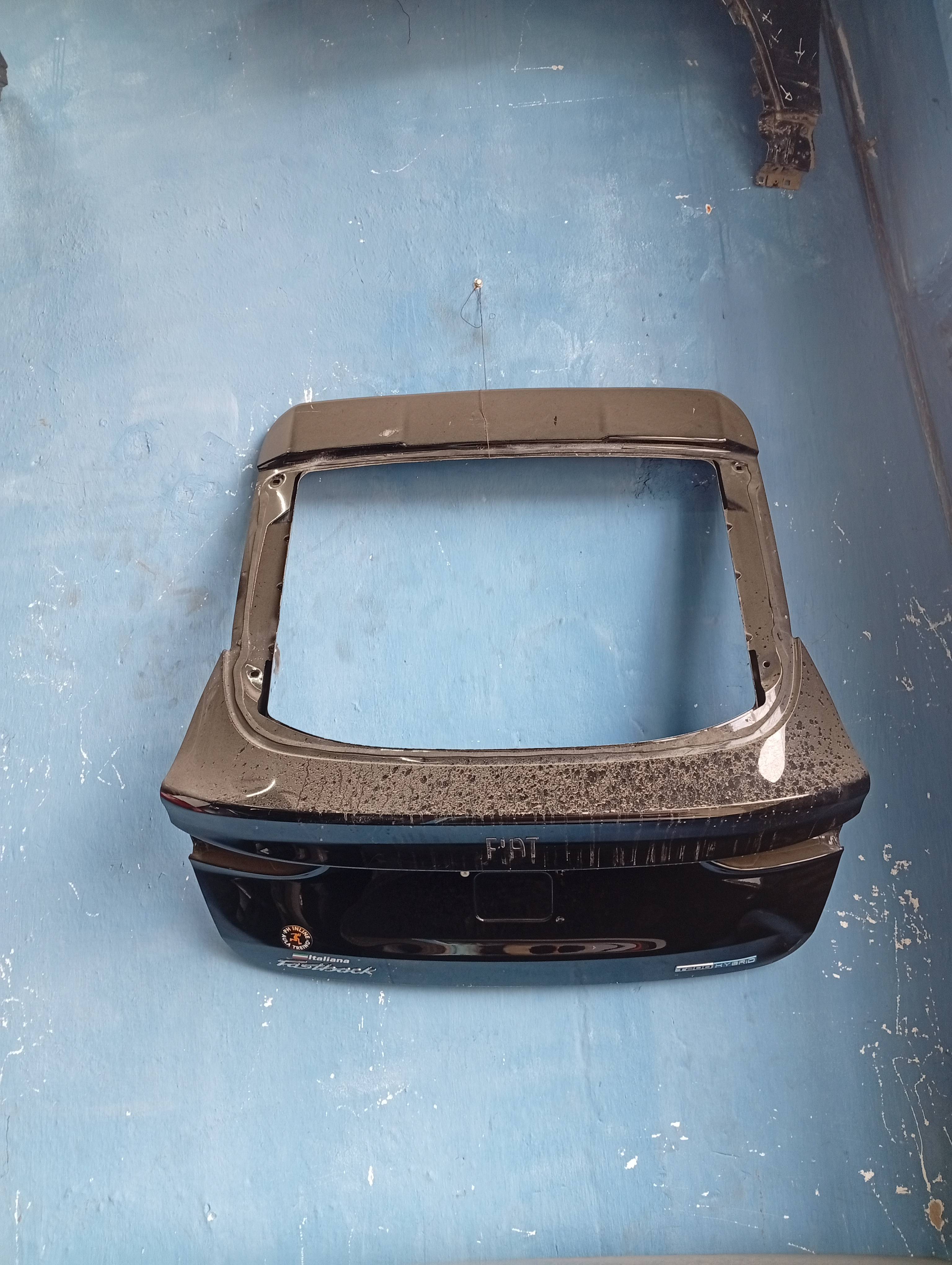 Tampa Traseira Fiat Fastback 2023 2024 2025