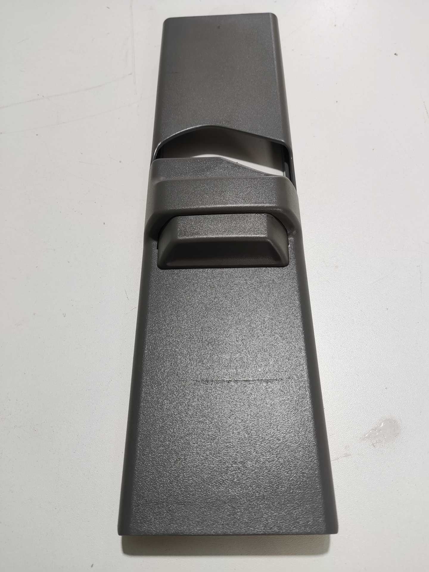 Acabamento Mold. Cinto Segurança Direito Sprinter 2012/2018 - Imagem 3