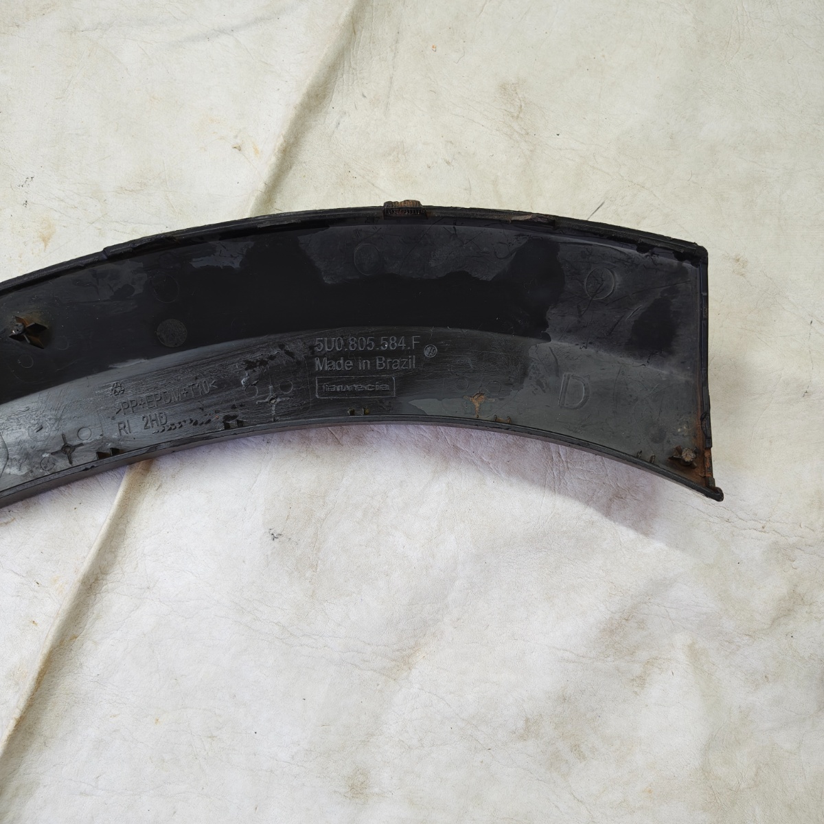 Moldura Parachoque Dianteiro Direito Saveiro G6 2014 2015 16 Preta - Imagem 5
