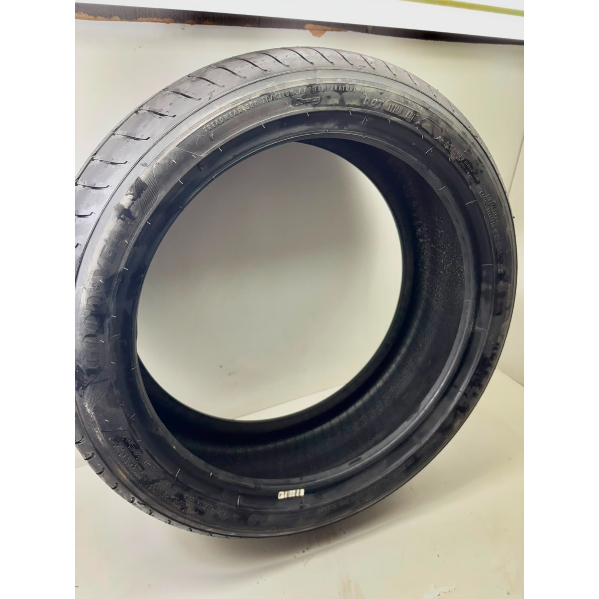Pneu C/ Detalhe 215/45R18 Goodyear Tire Sinze 93V Aro 18 - Imagem 6