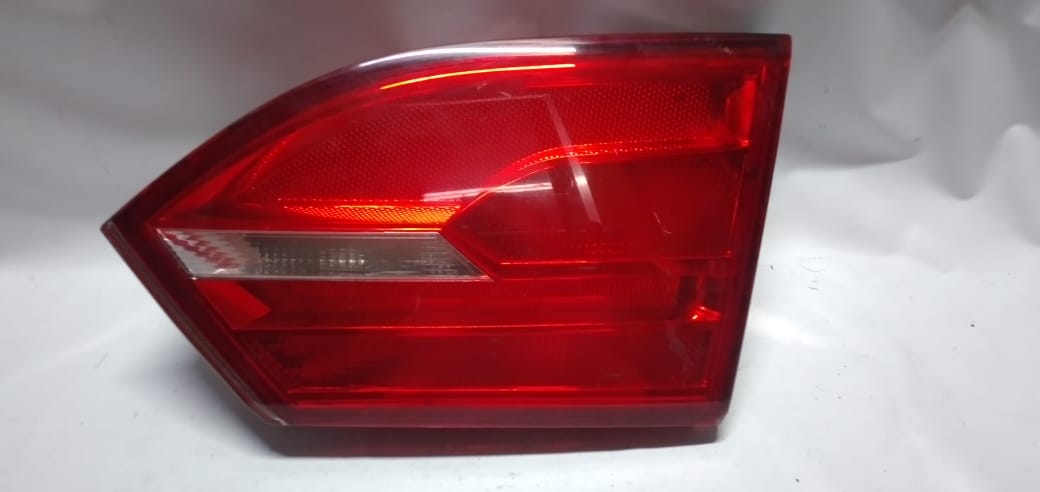 LANTERNA U DIANTEIRA  JETTA 2011 / 2014 BICOLOR MALA LD USAD