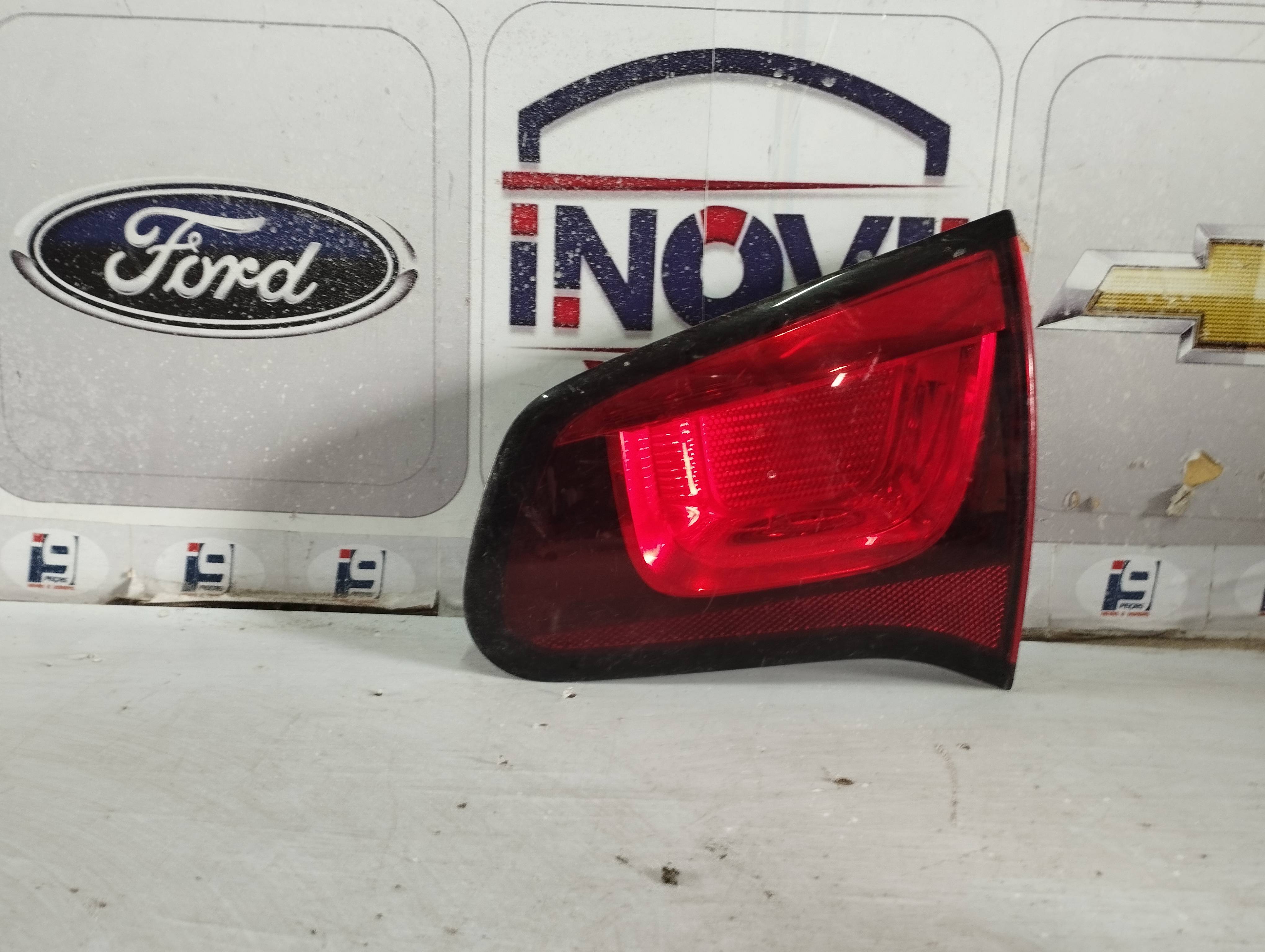 Lanterna Tampa Traseira Direita Citroën C3 2014