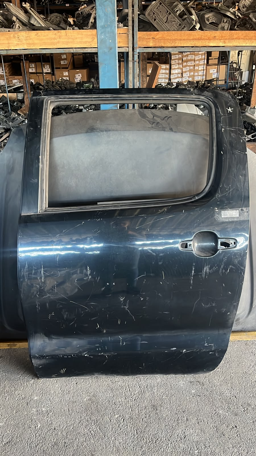 PORTA TRASEIRA HILUX AZUL 2010 LE USADA @