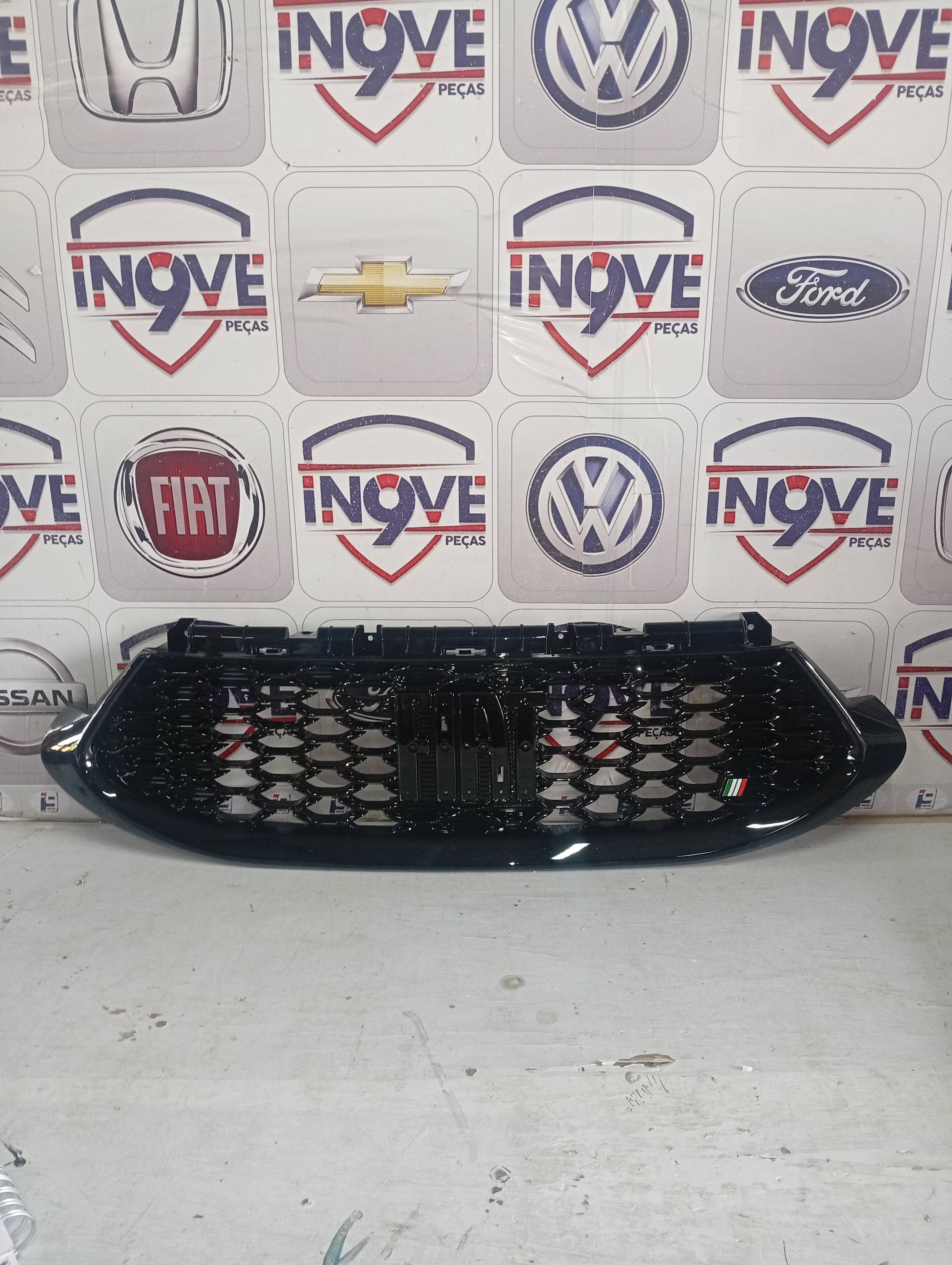 Grade Dianteira Brilhante Fiat Fastback 2023