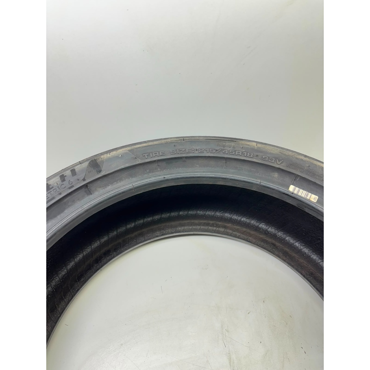 Pneu C/ Detalhe 215/45R18 Goodyear Tire Sinze 93V Aro 18 - Imagem 5