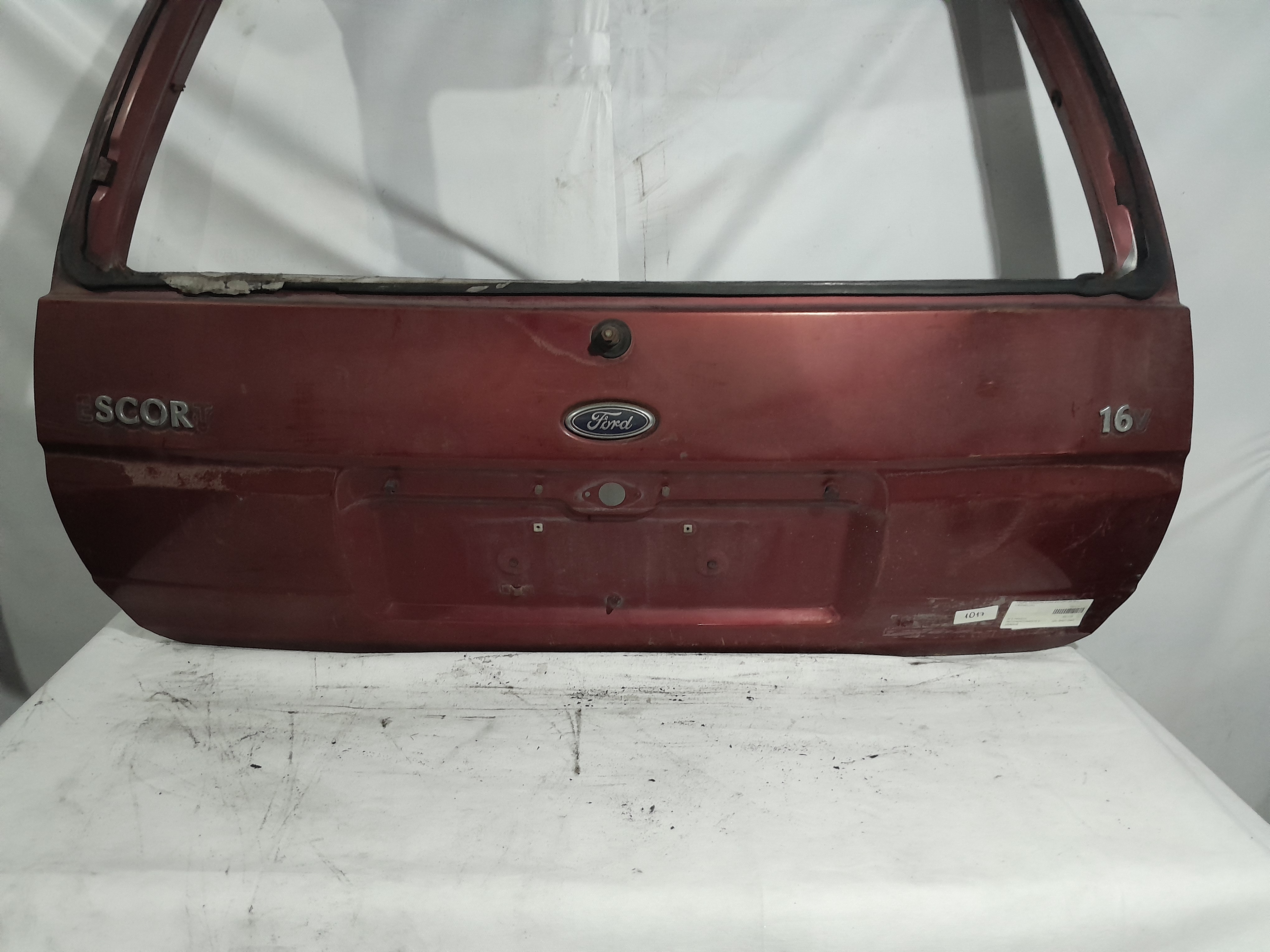 TAMPA TRASEIRA ESCORT ZETEC (VERMELHA) - Imagem 2