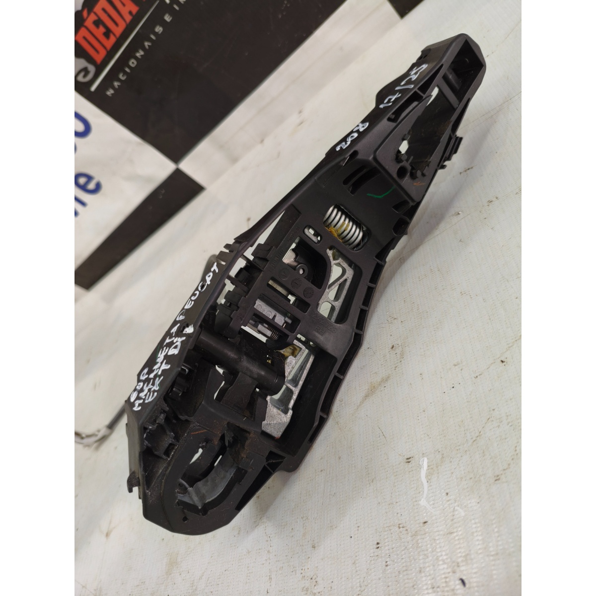 Suporte Macaneta Externa Peugeot 208 C4 Cactus Dir 242728 Preto Dianteira - Imagem 2