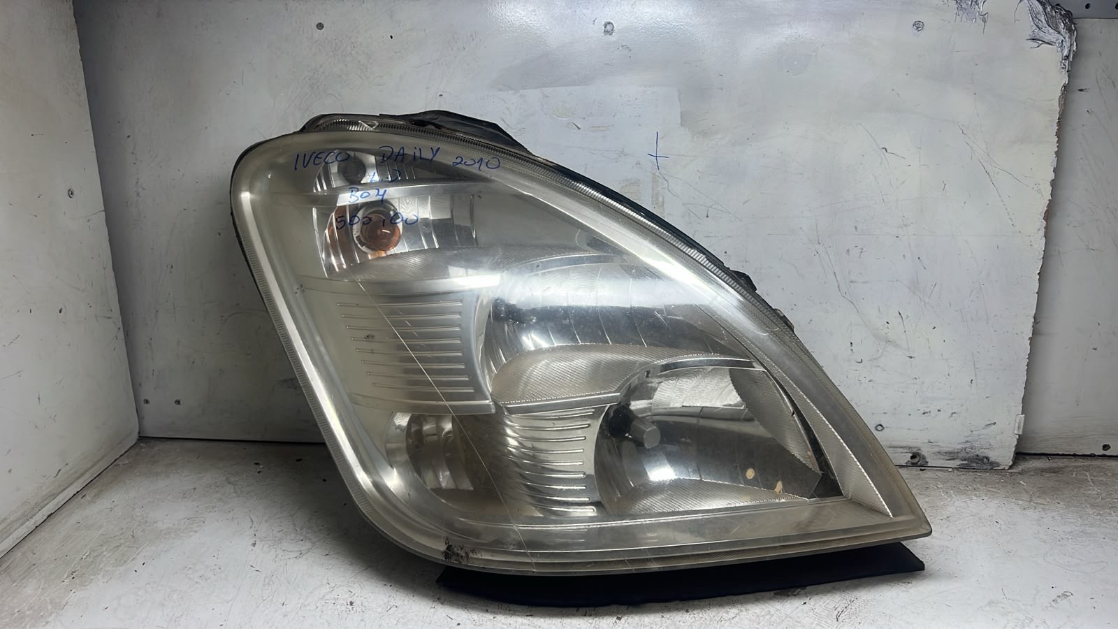 Farol Iveco Daily 2010 Lado Direito