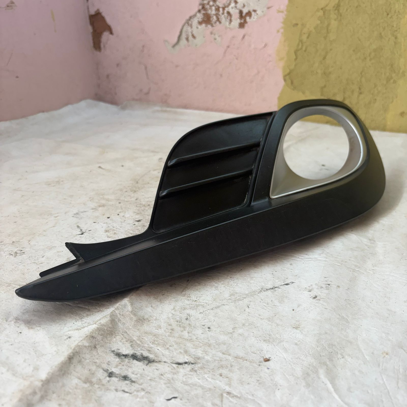 Moldura Farol Milha Lado Direito Grand Siena 2012 Ate 2020 Preto Direito - Imagem 3