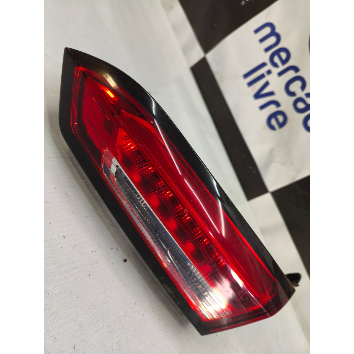 Lanterna Traseira Mala Direita Fiat Cronos 1470804-1 Mopar Direito/passageiro Vermelha / Branca - Imagem 2