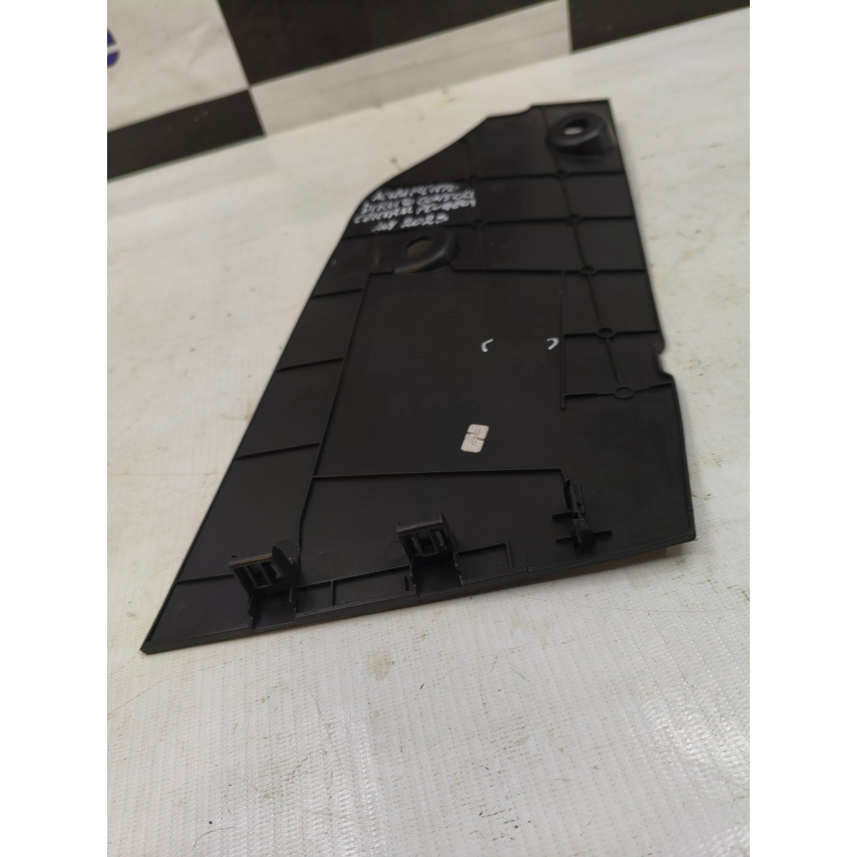 Acabamento Direito Console Central Peugeot 208 2021 A 2025 - Imagem 4