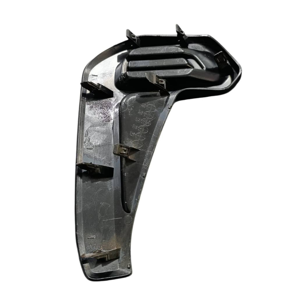 Moldura Do Farol De Milha Direito Toyota Hilux 2021/2023 Preto Direito