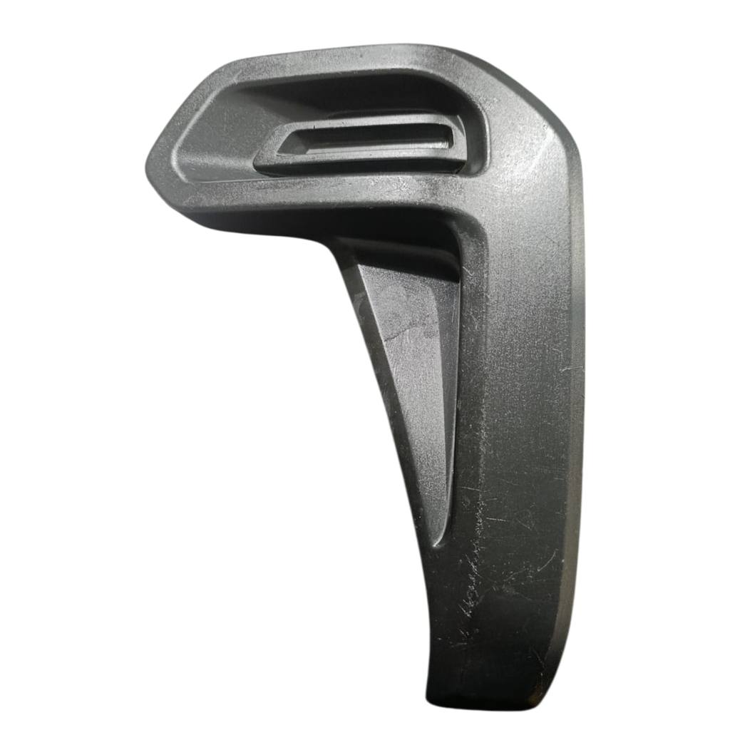 Moldura Do Farol De Milha Direito Toyota Hilux 2021/2023 Preto Direito - Imagem 1