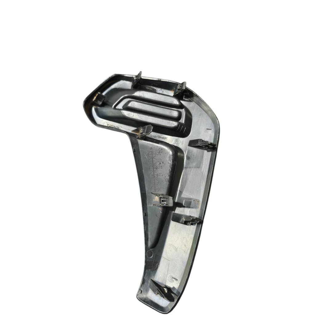 Moldura do farol de milha direita Hilux 2021/2024 521280k85 - Imagem 4