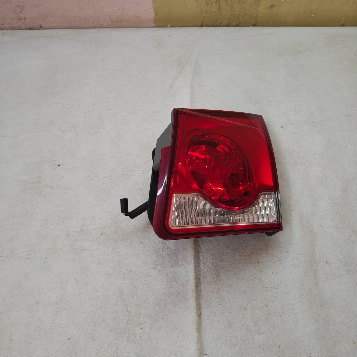 Lanterna Direita Cruze Sedan 2012 A 2016 Original Direito/passageiro Vermelho/transparente - Imagem 2