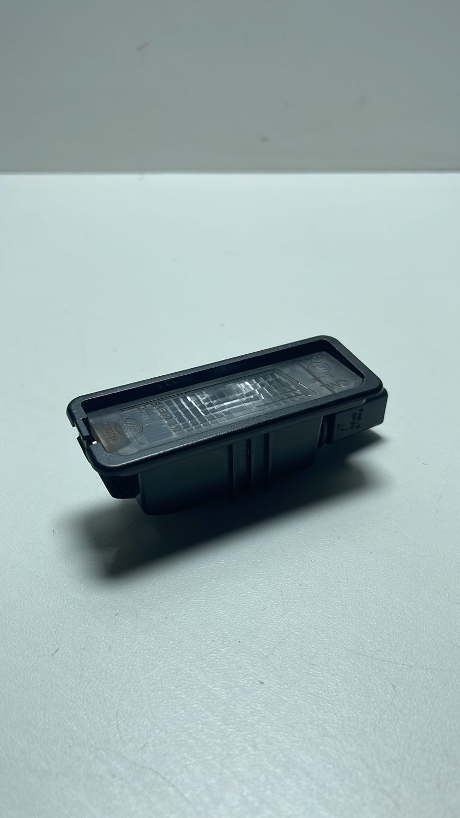Lanterna Luz Placa Vw Polo 2018 a 2024 1k8943021 - Imagem 2